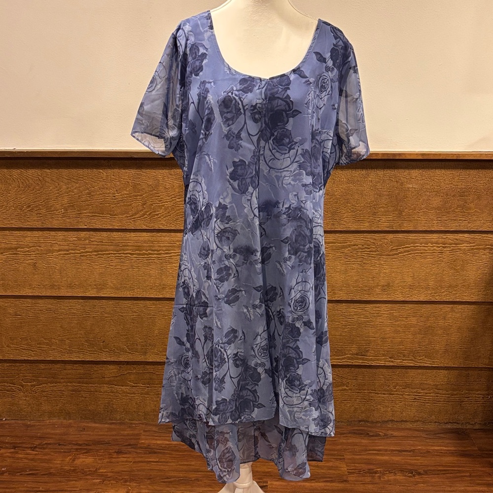 Chic High-Low Floral Dress in Blue